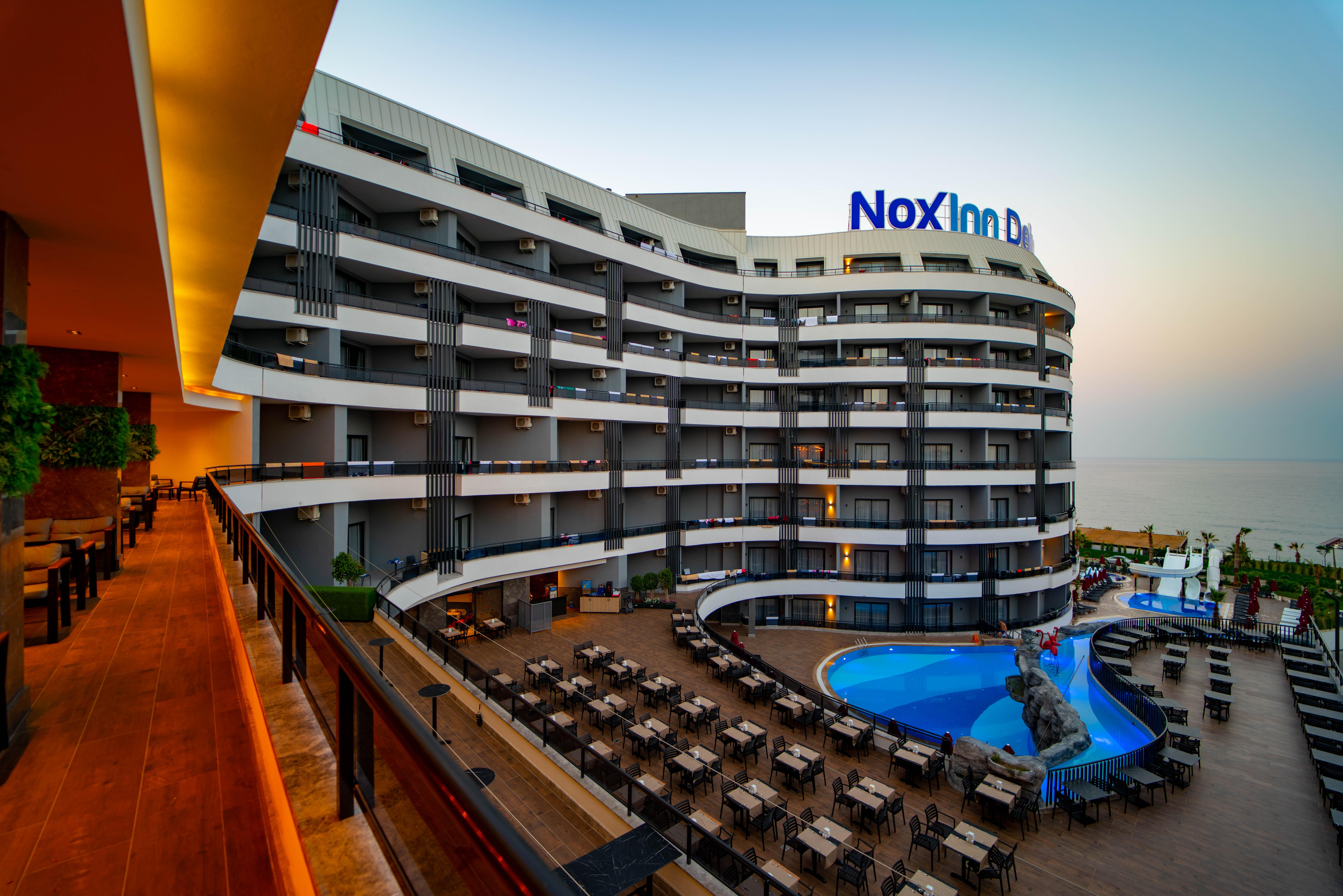 Noxinn Deluxe Hotel Konaklı エクステリア 写真